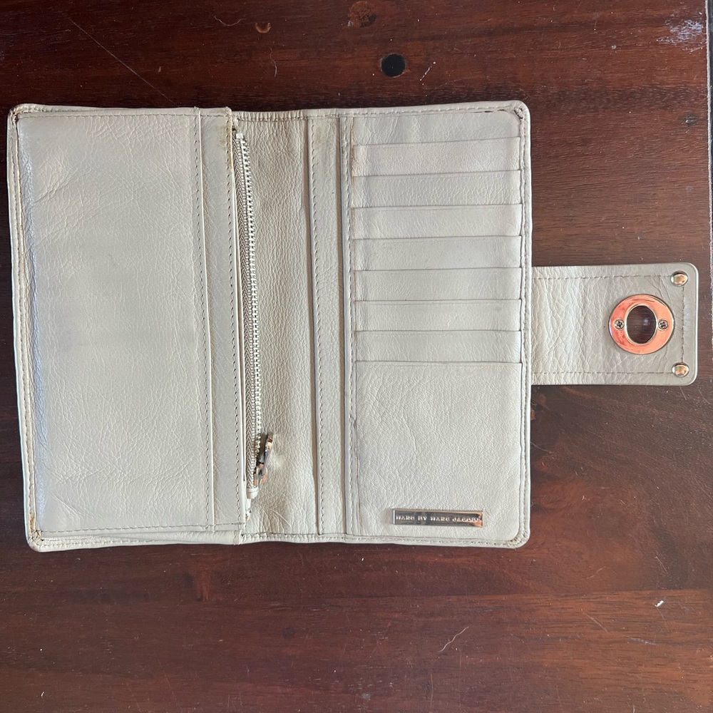 Marc Jacobs Off-White Leather Wallet - Picture 3 of 10